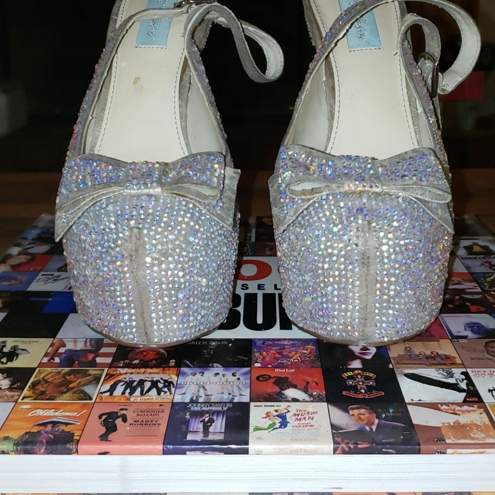 Betsy Johnson Rhinestone bow platforms  8.5 - Picture 15 of 15